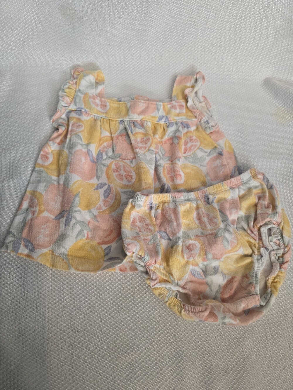 🧡5/$15- Carter's 2 Piece